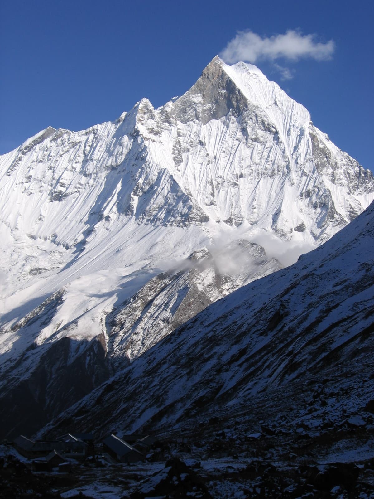 Annapurna Circuit Trek Packages: Group vs. Private in 2026