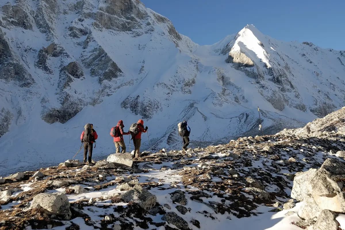 Altitude Sickness on the Manaslu Circuit Trek: A Complete Guide