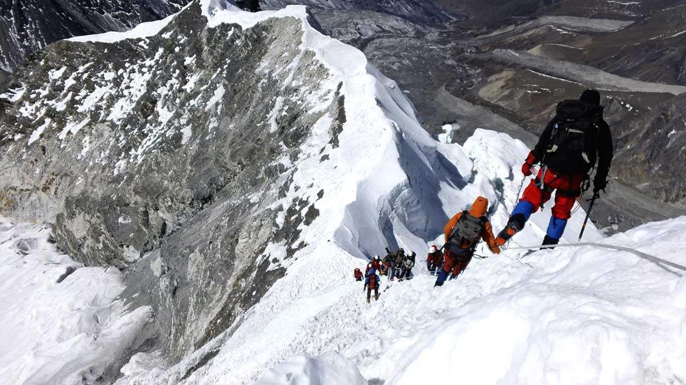 Best time to Climb Island Peak