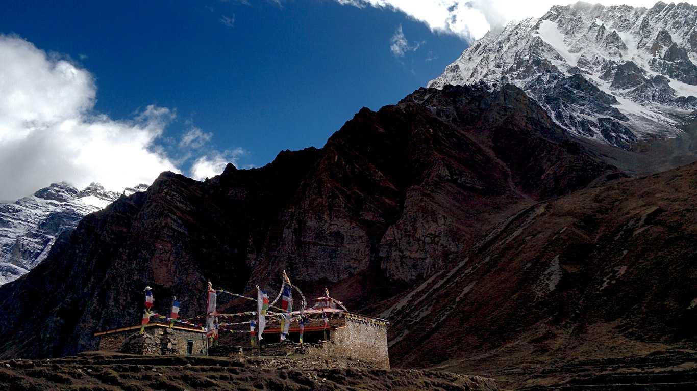 Nar Phu Valley Trek